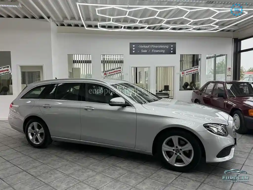 Mercedes-Benz E 220