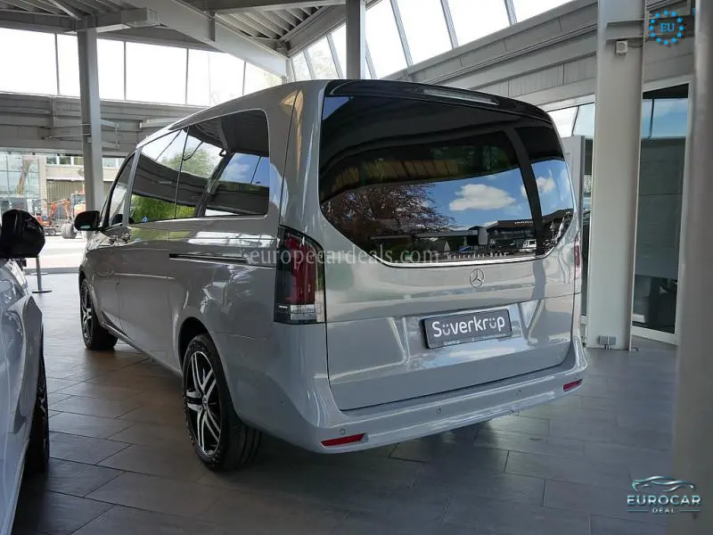 Mercedes-Benz V 220