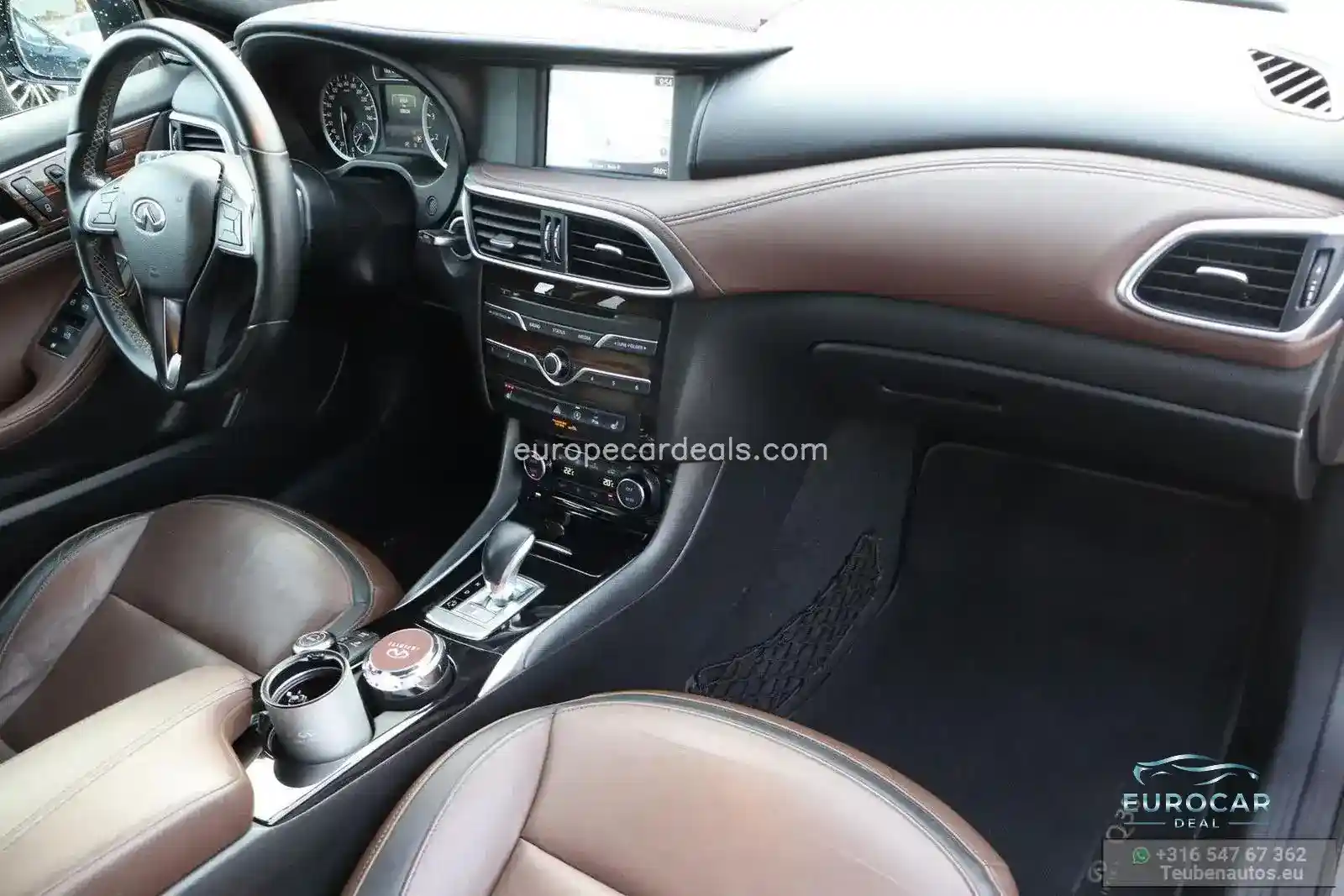 Infiniti Q30