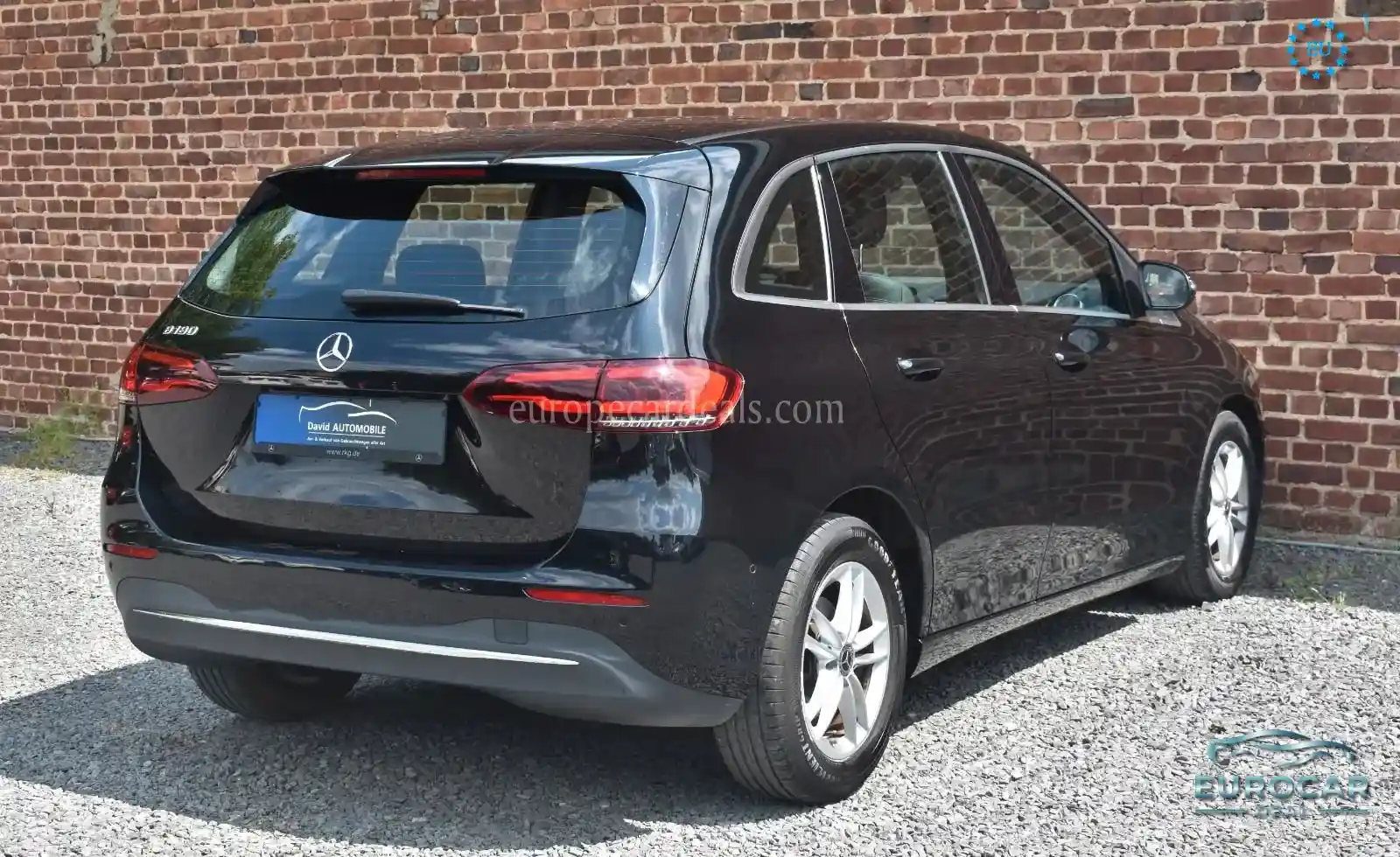 Mercedes-Benz B 180