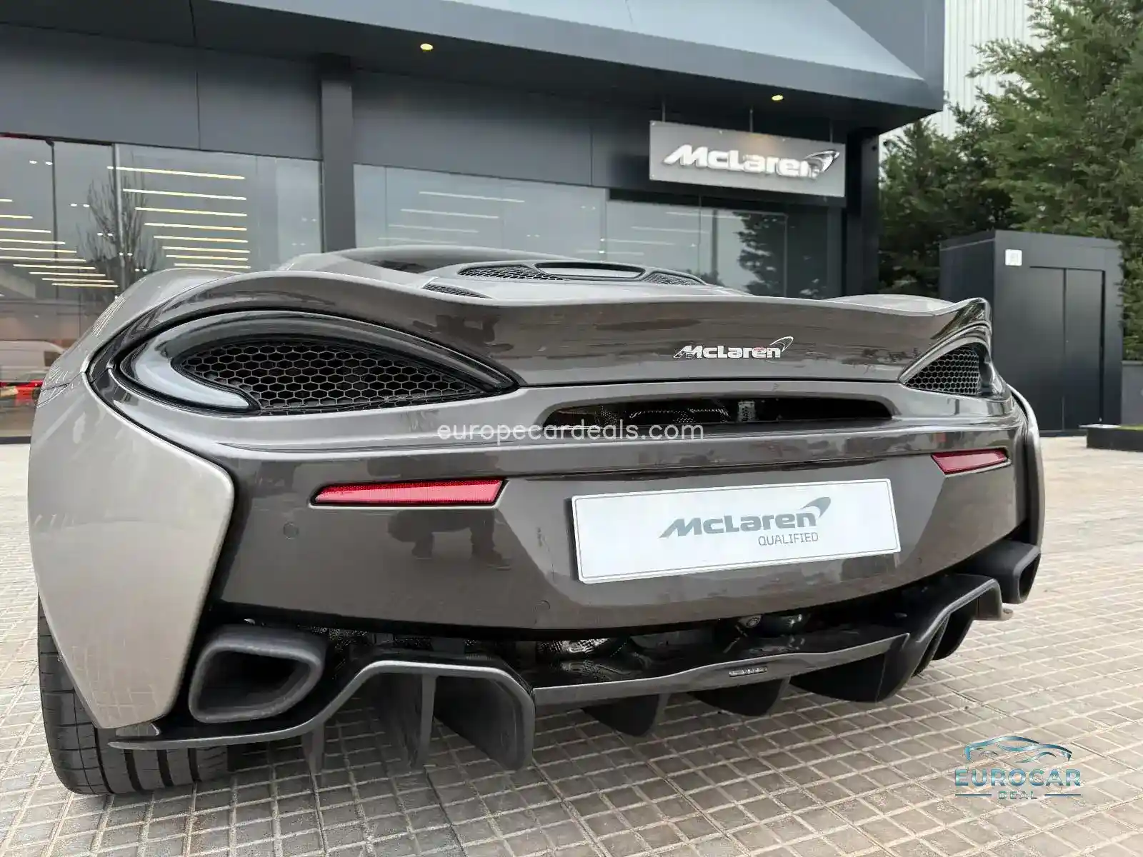 McLaren 570GT