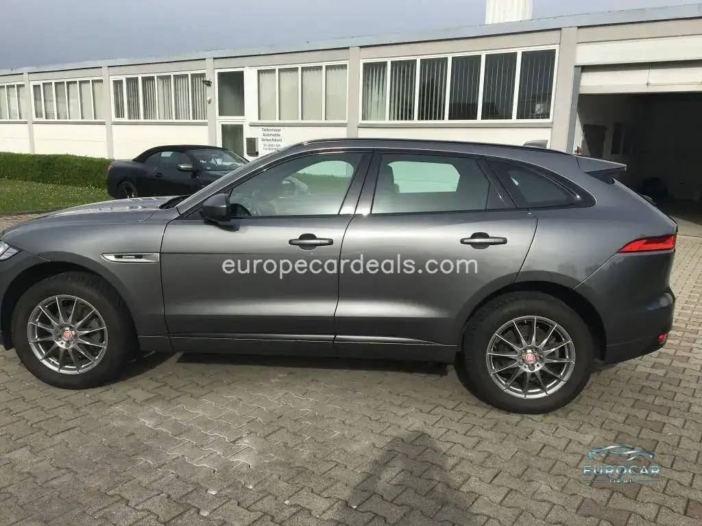 Jaguar F-Pace