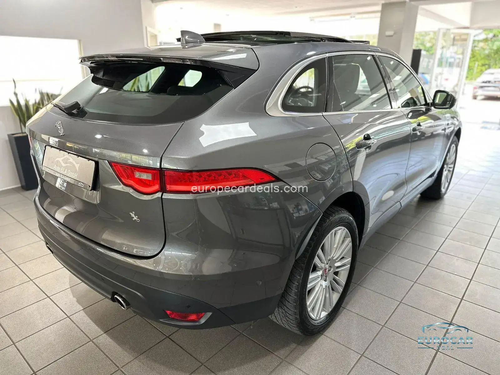 Jaguar F-Pace