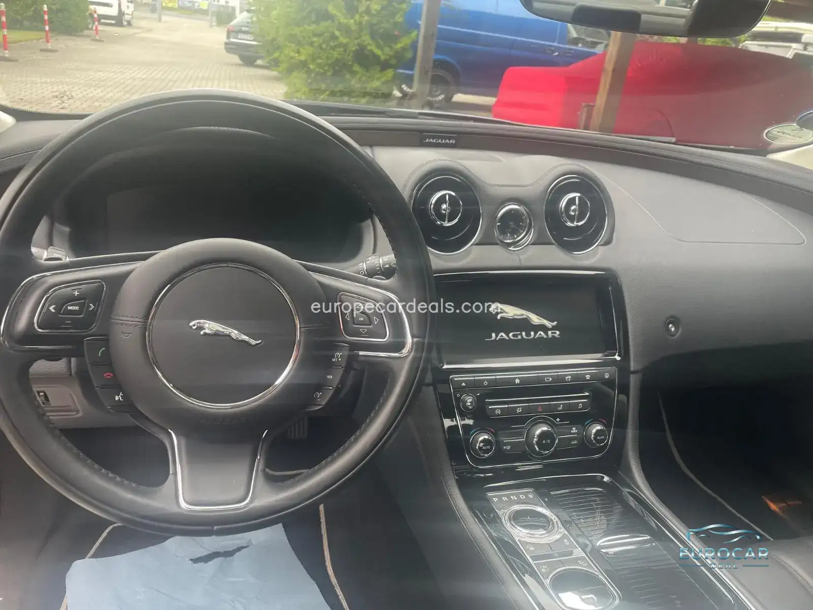 Jaguar XJ