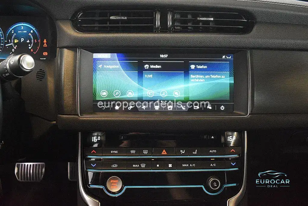Jaguar XF