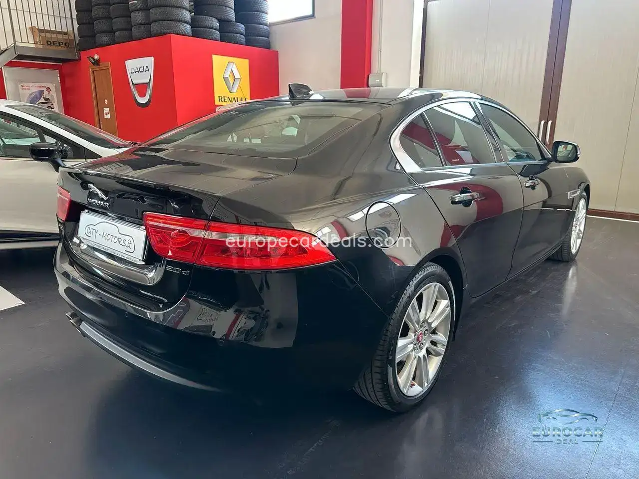 Jaguar XE
