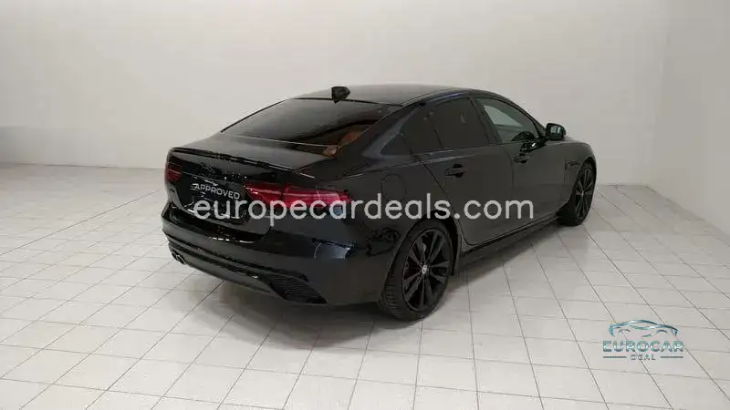 Jaguar XE