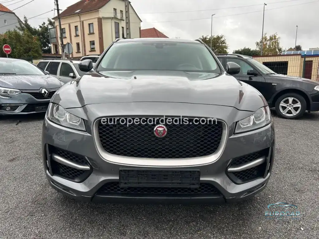 Jaguar F-Pace