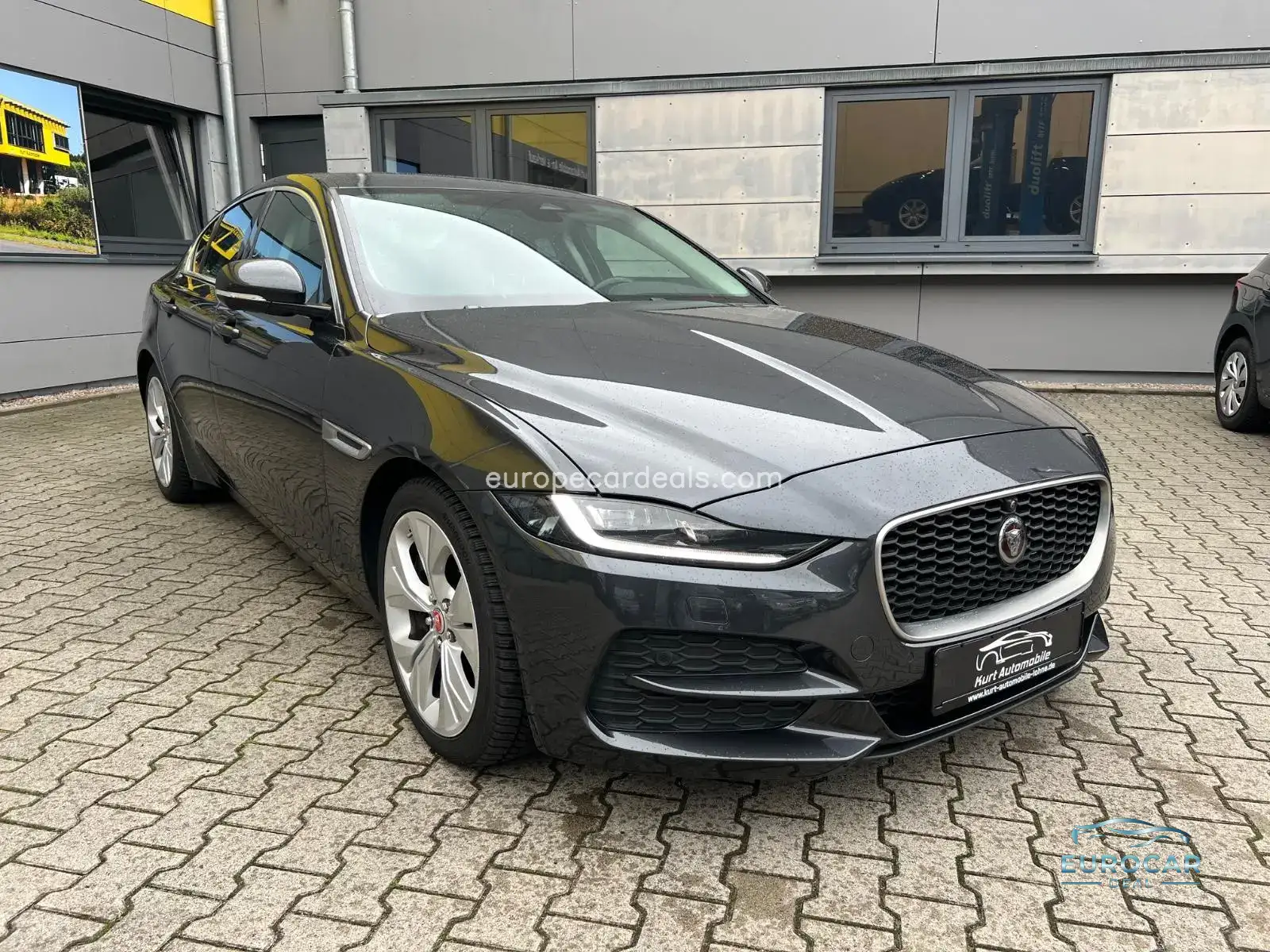 Jaguar XE