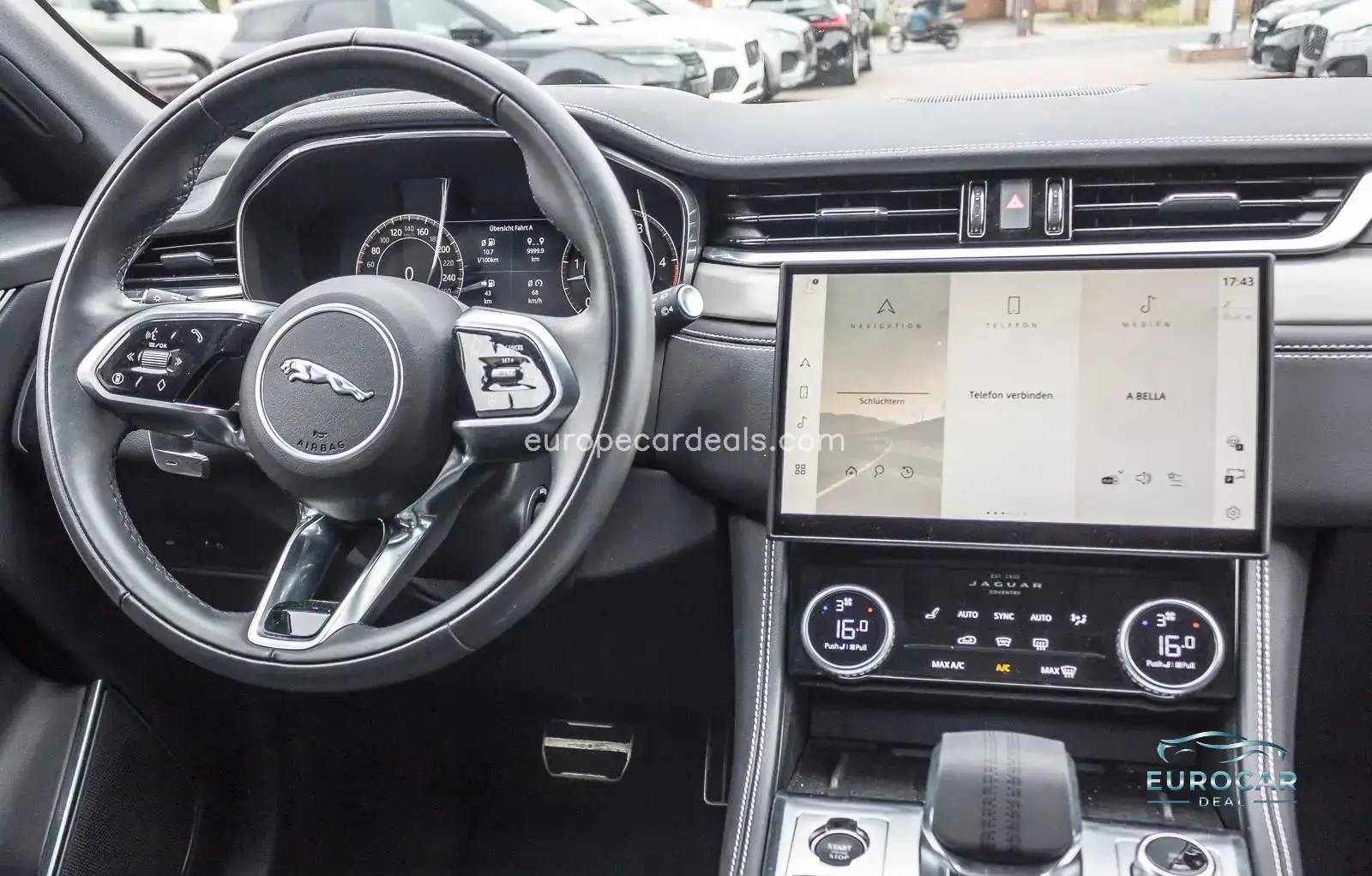 Jaguar F-Pace