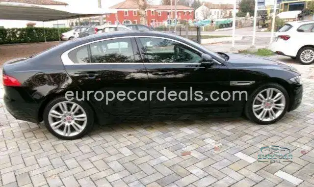 Jaguar XE