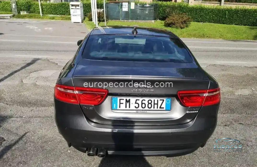 Jaguar XE