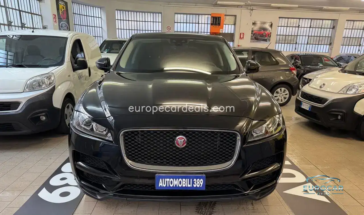 Jaguar F-Pace
