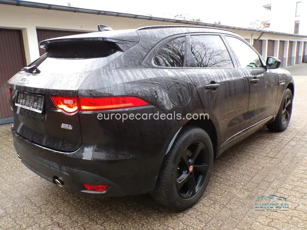 Jaguar F-Pace