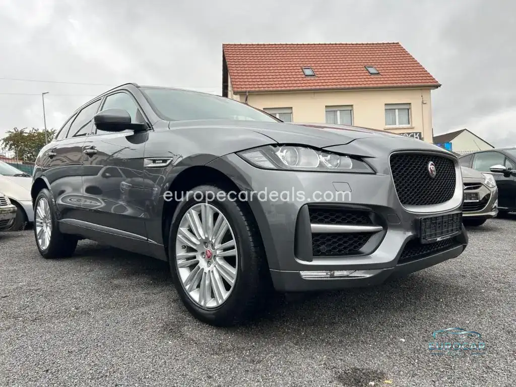 Jaguar F-Pace
