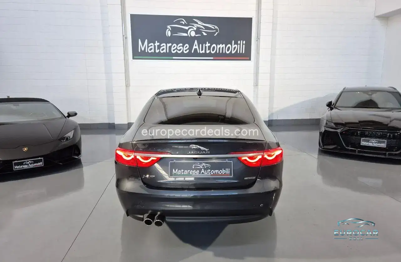 Jaguar XF