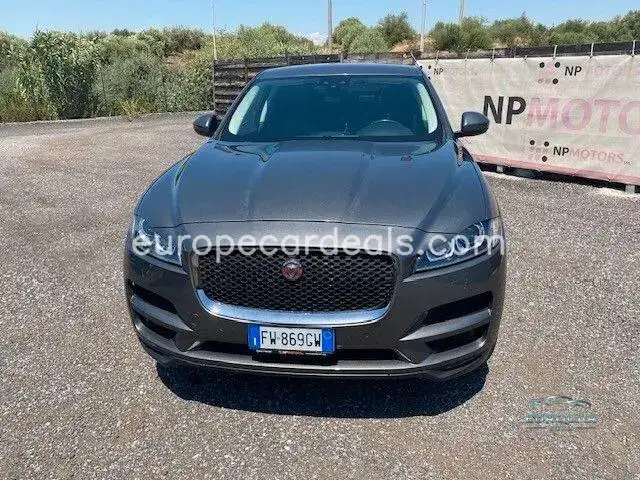 Jaguar F-Pace