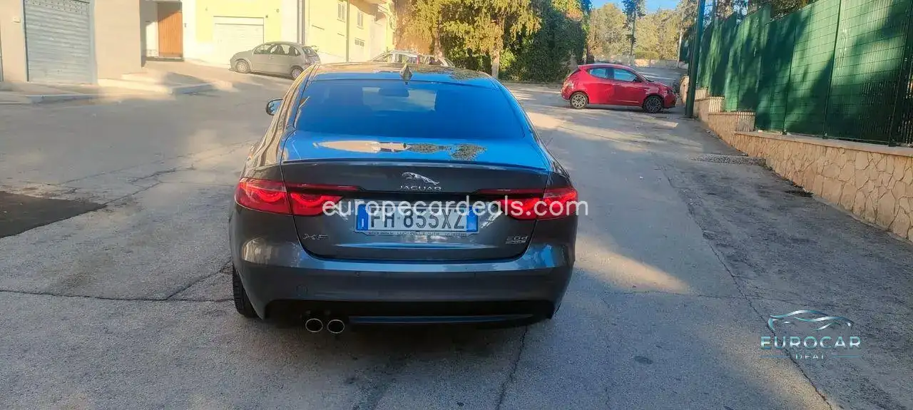 Jaguar XF