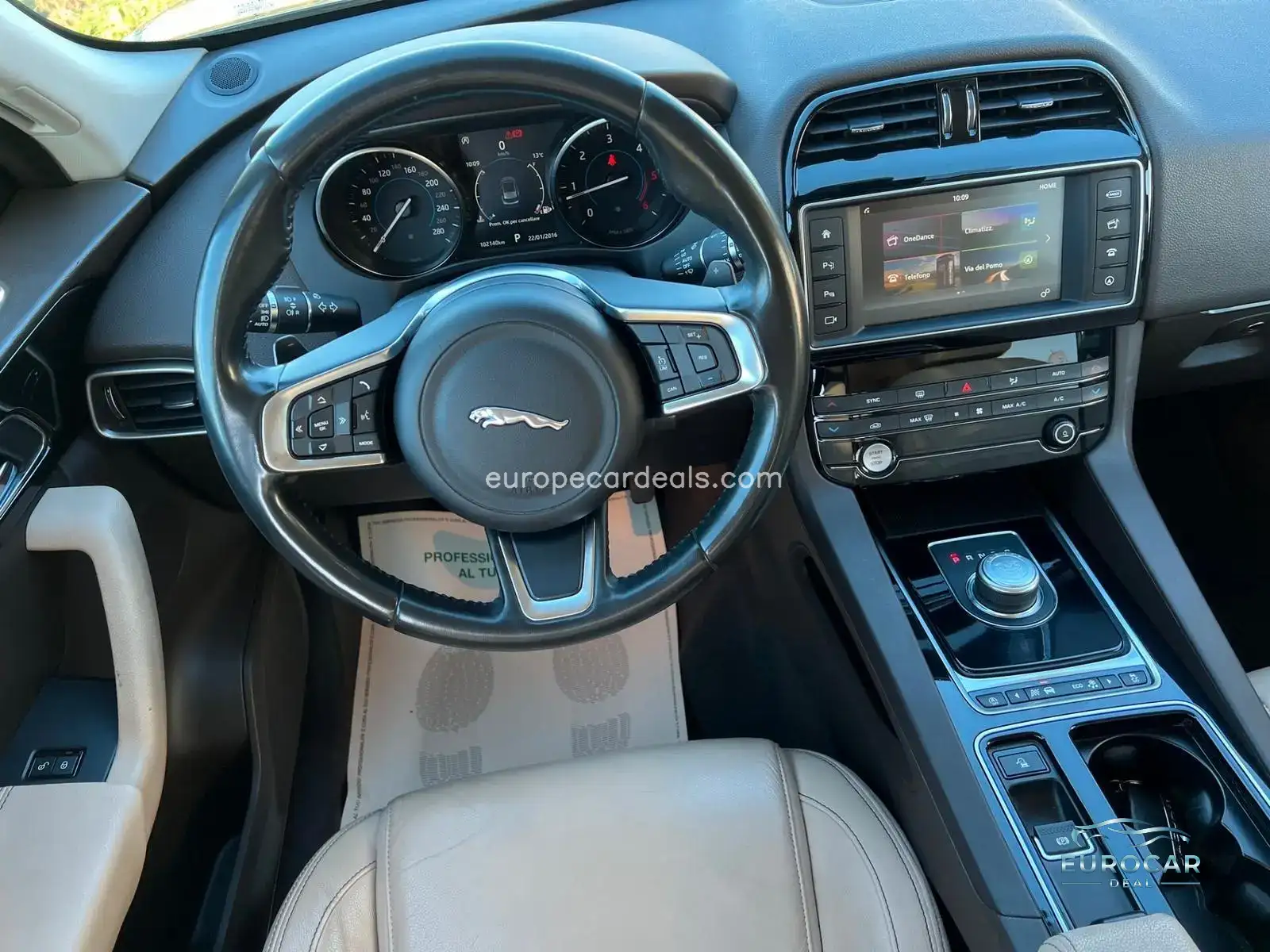 Jaguar F-Pace