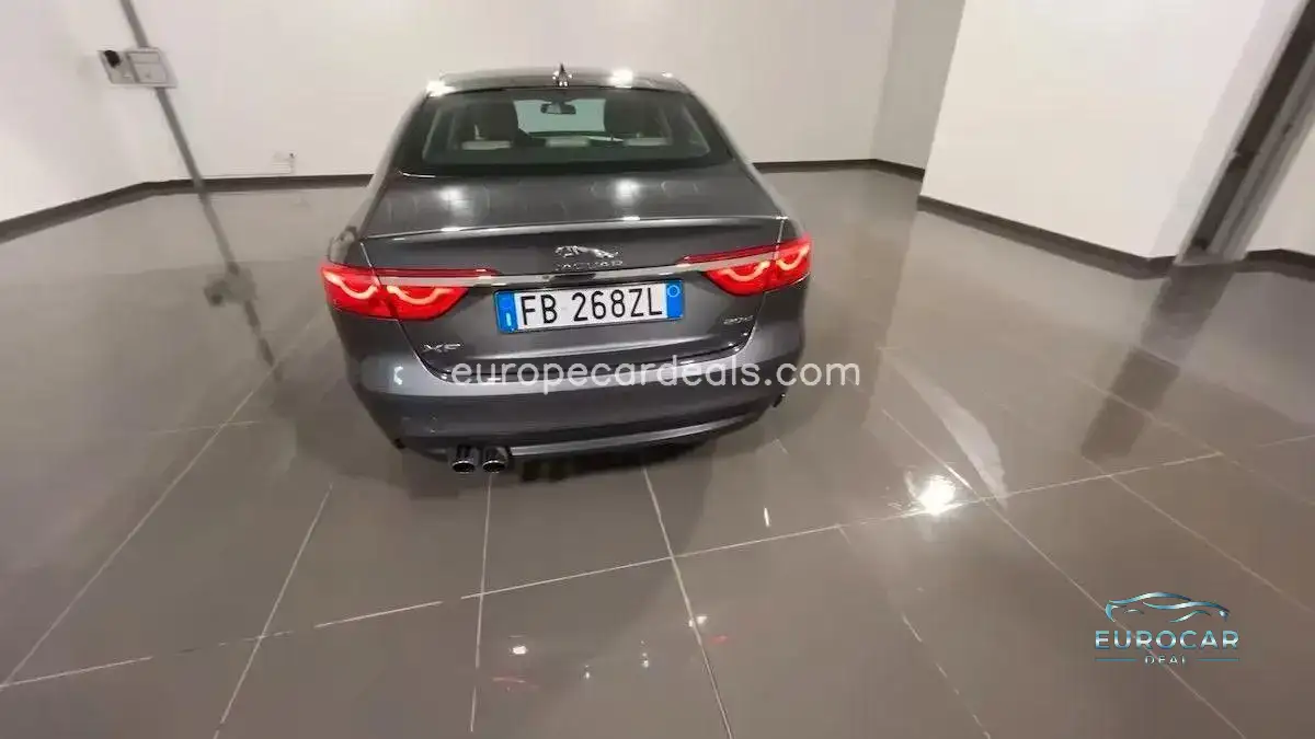 Jaguar XF