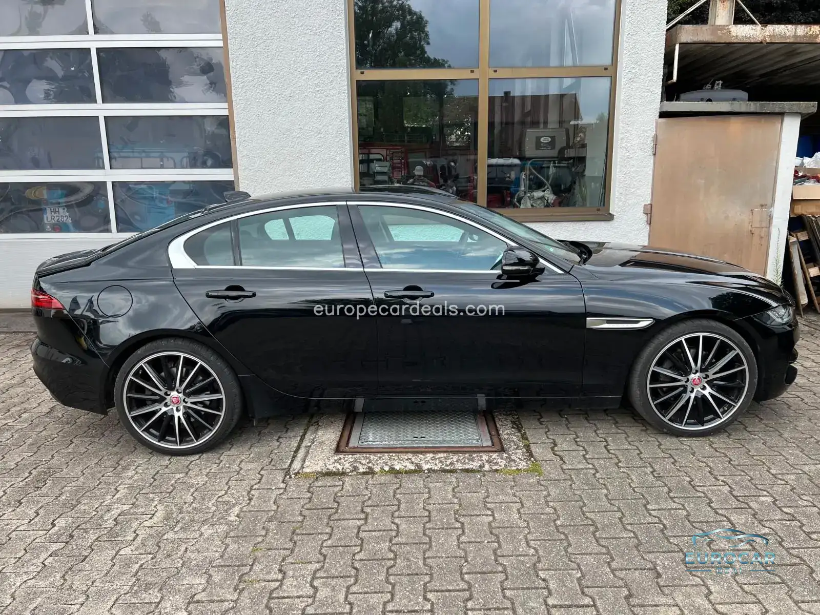 Jaguar XE