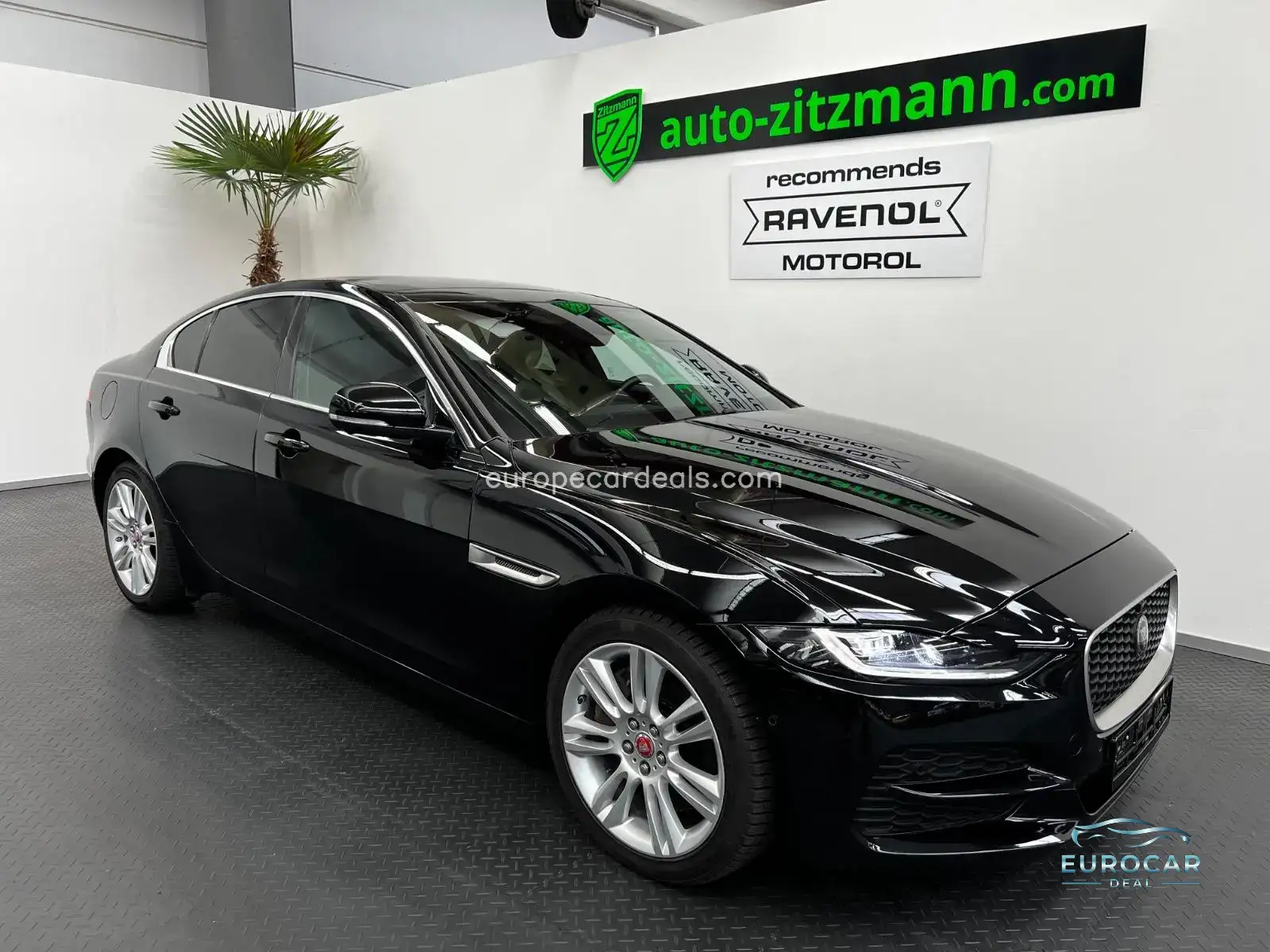 Jaguar XE