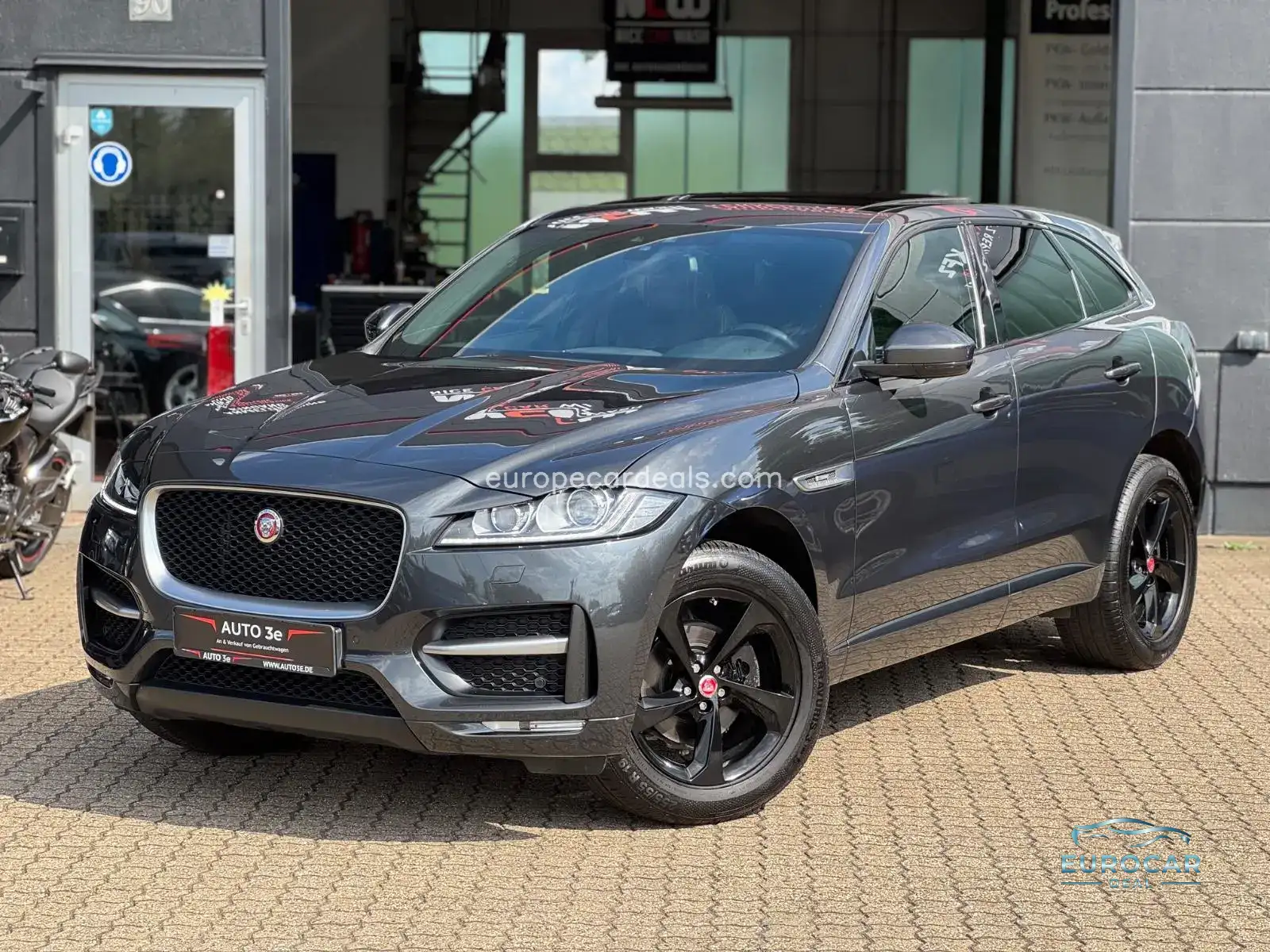 Jaguar F-Pace