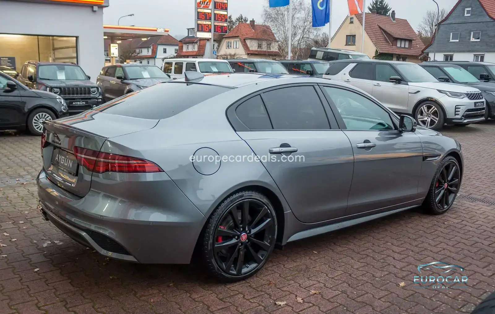 Jaguar XE