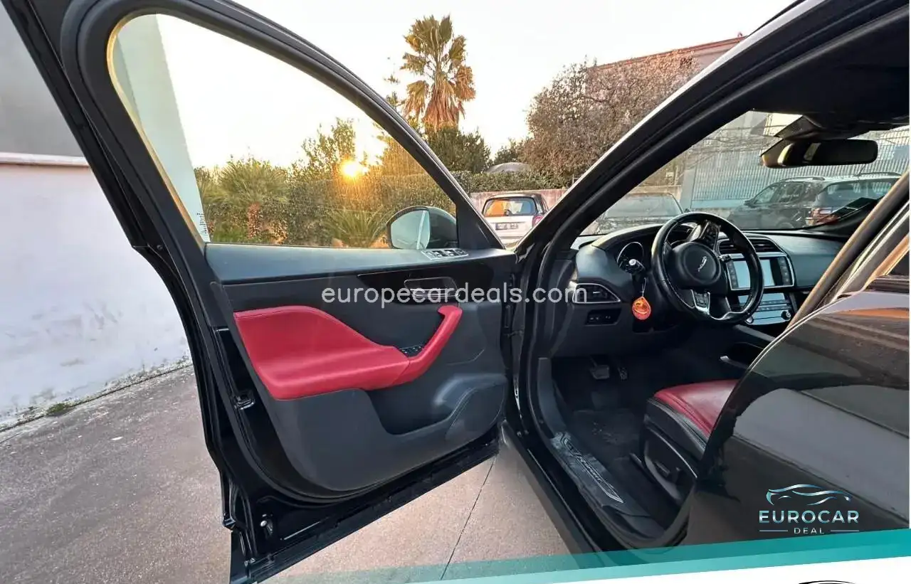 Jaguar F-Pace