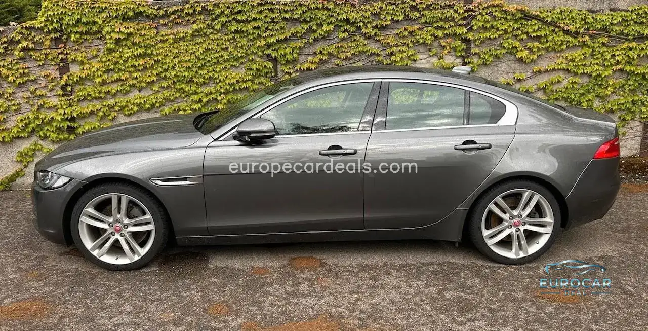 Jaguar XE
