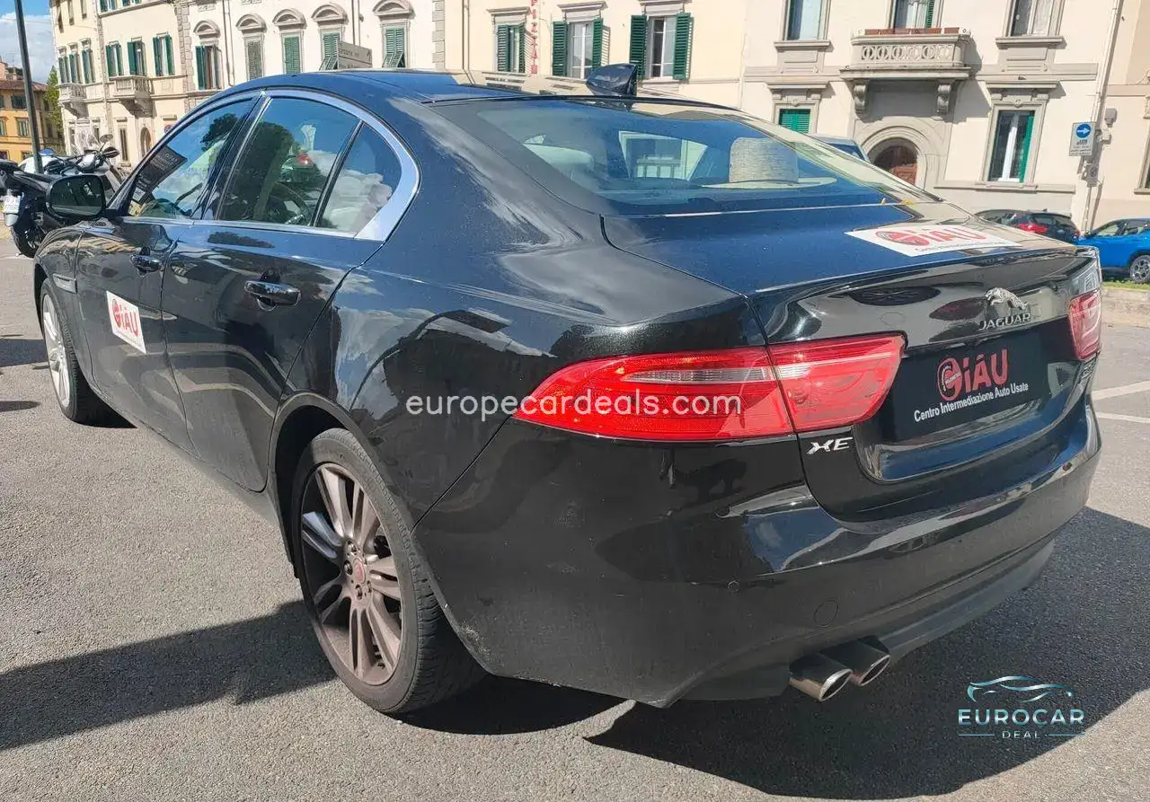 Jaguar XE