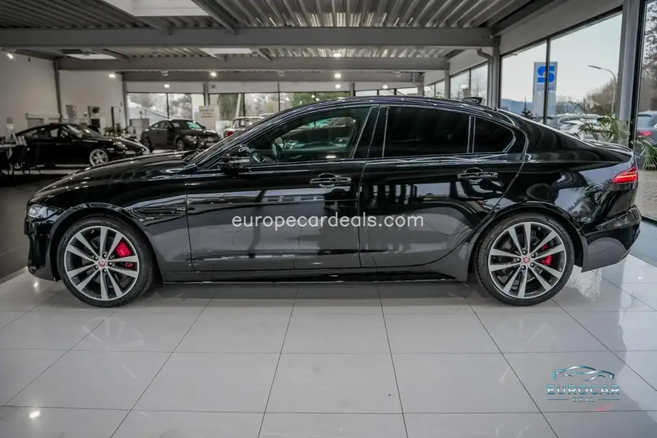 Jaguar XE