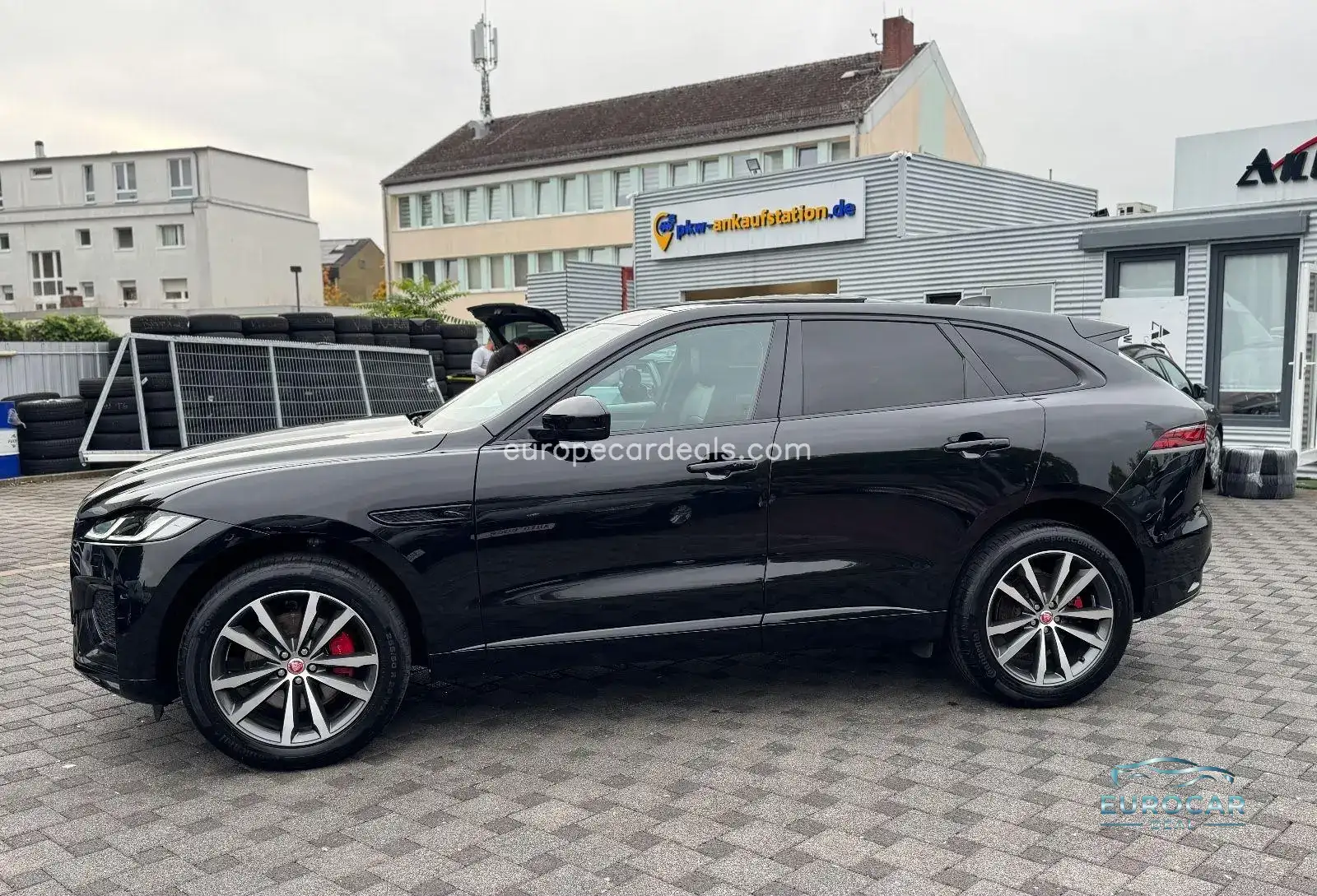 Jaguar F-Pace