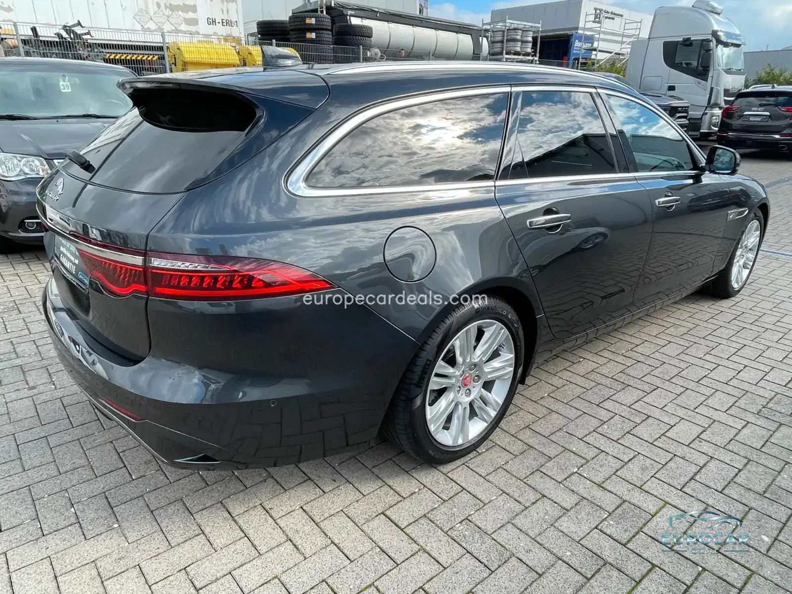 Jaguar XF