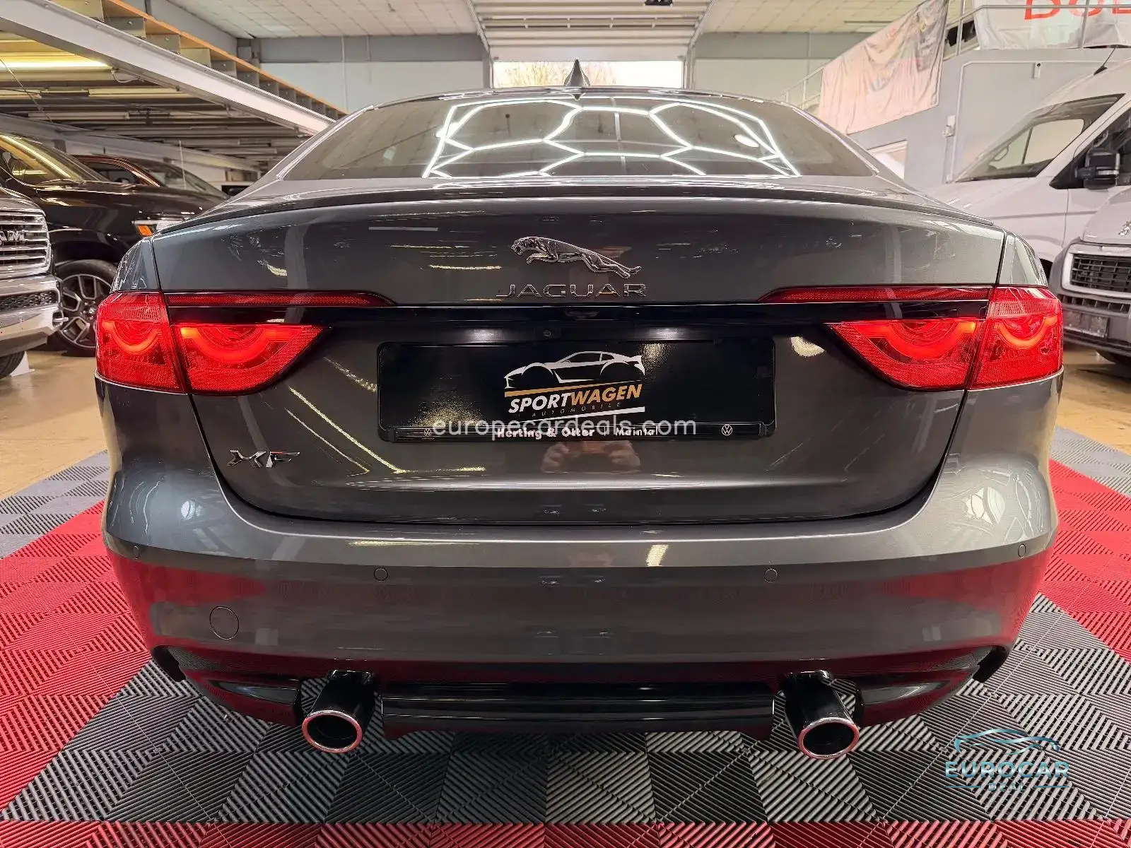 Jaguar XF