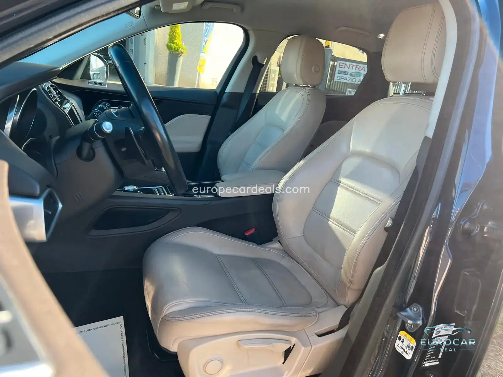 Jaguar F-Pace