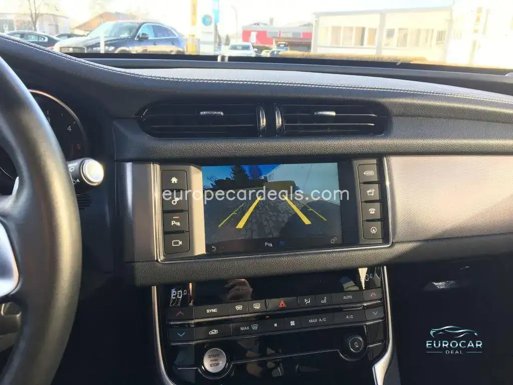 Jaguar XF