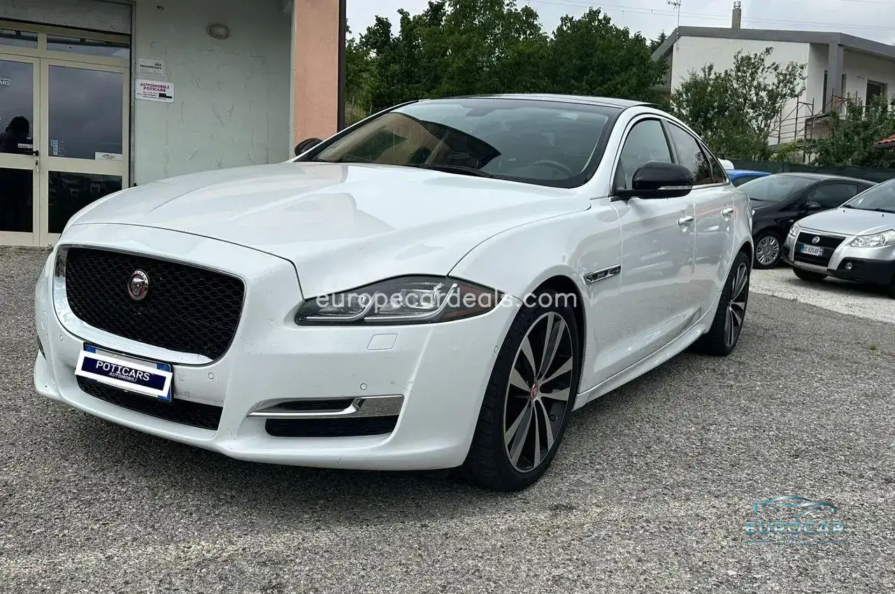 Jaguar XJ