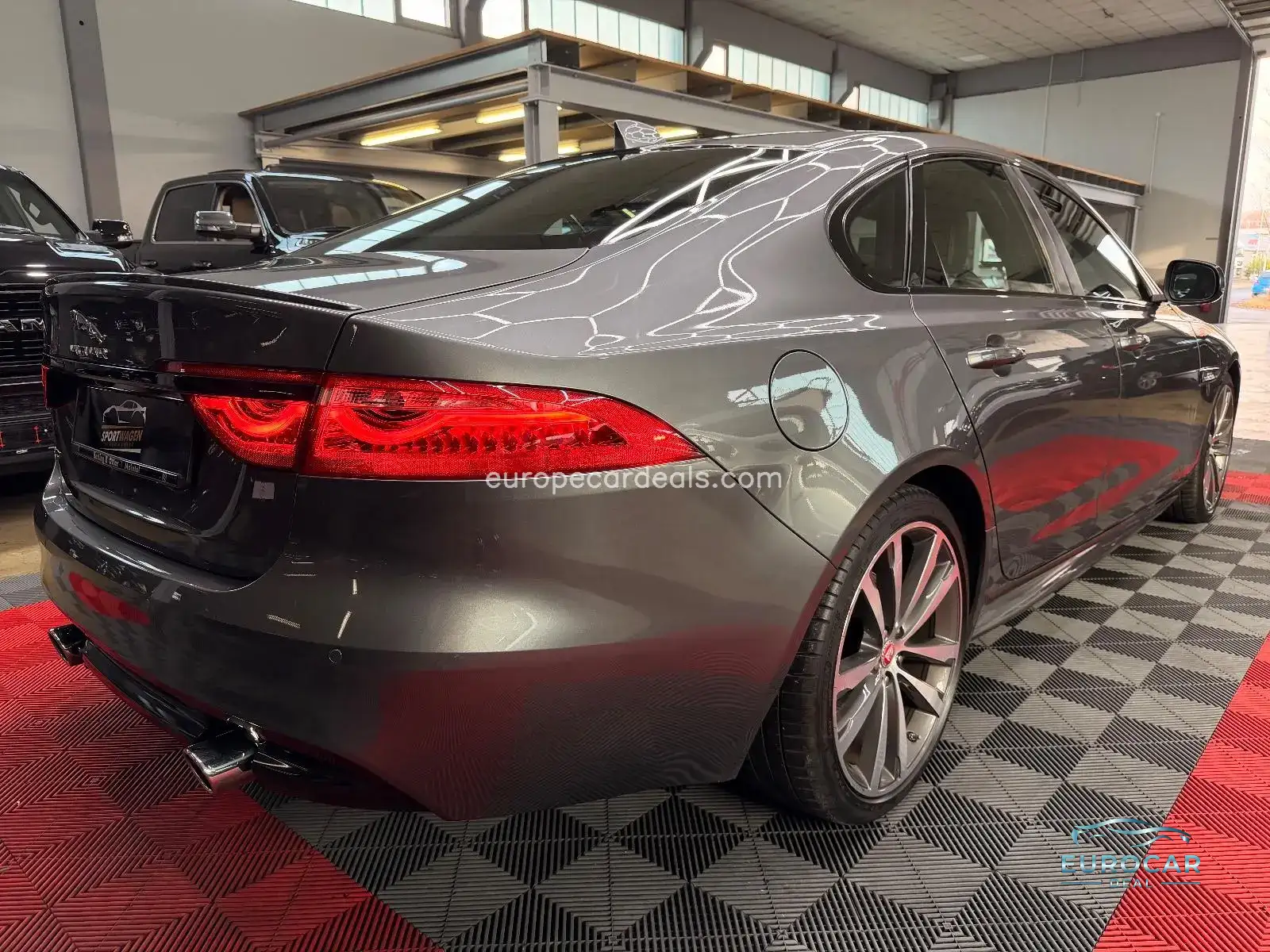 Jaguar XF