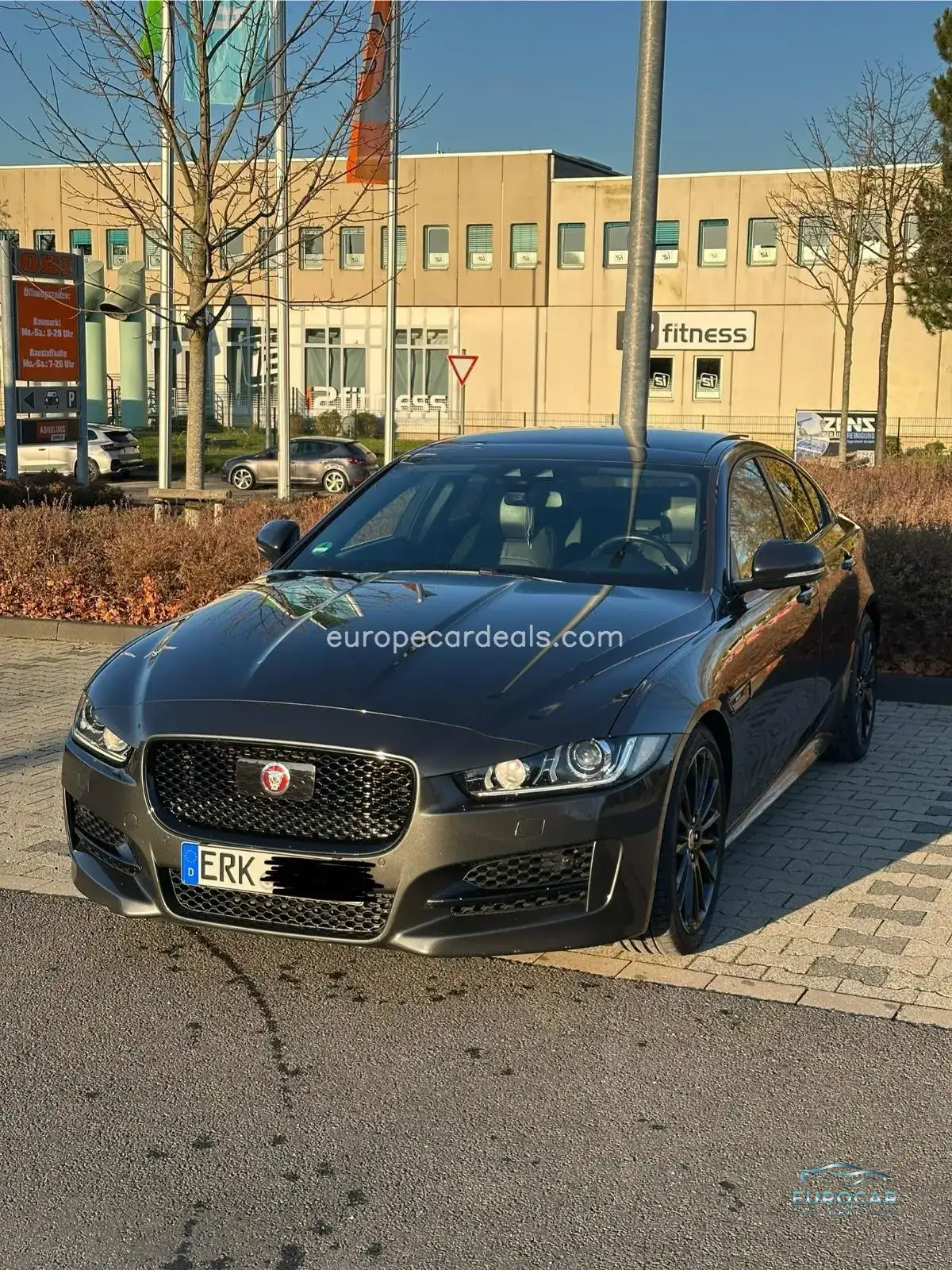 Jaguar XE