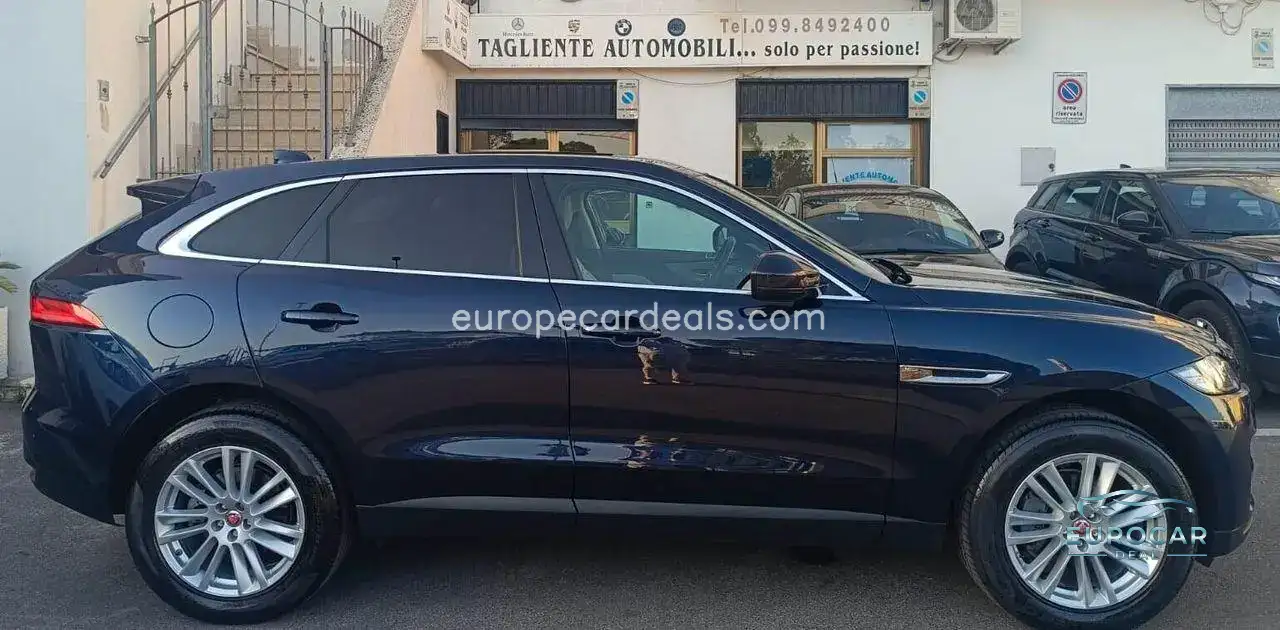 Jaguar F-Pace