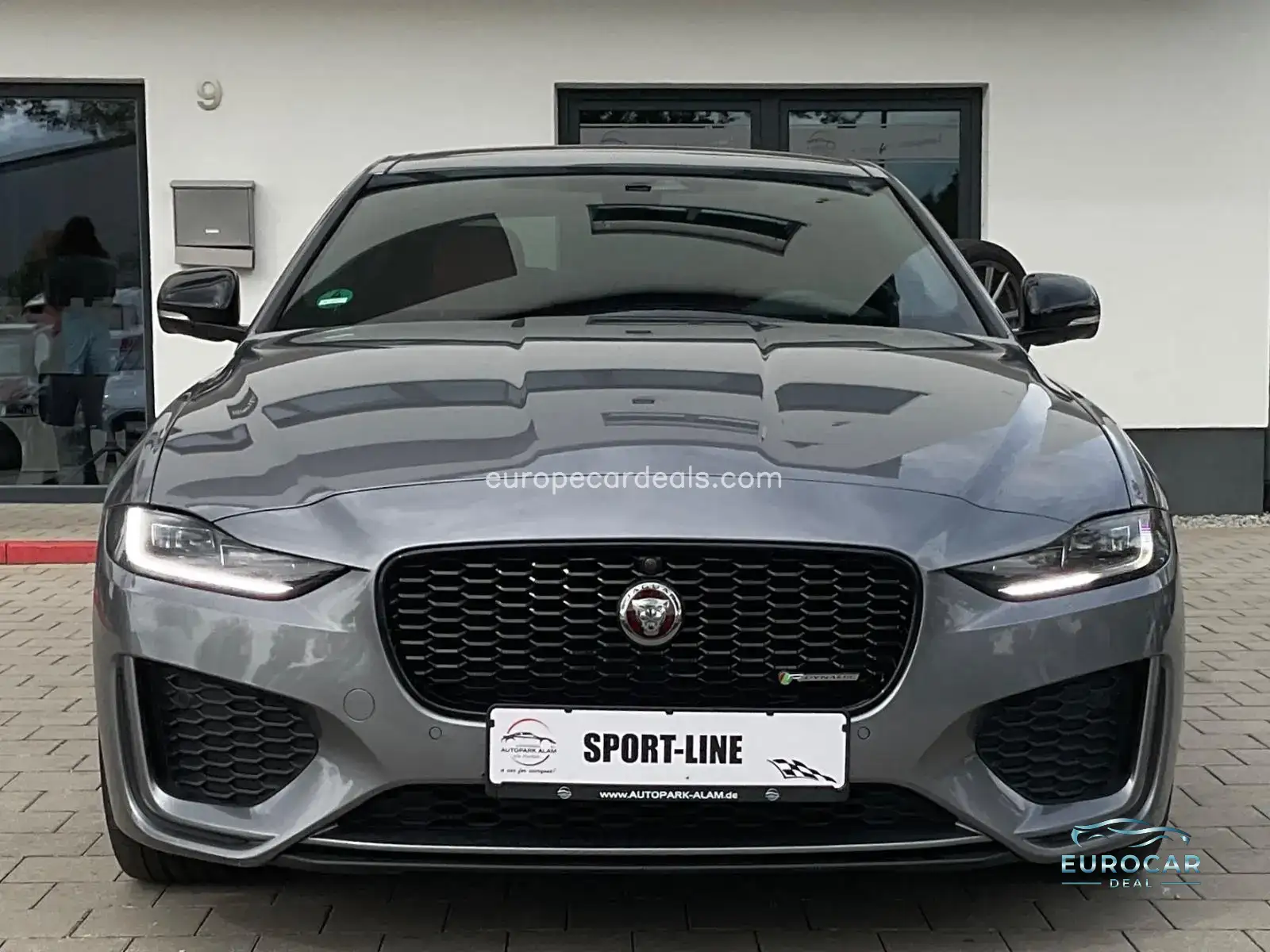 Jaguar XE