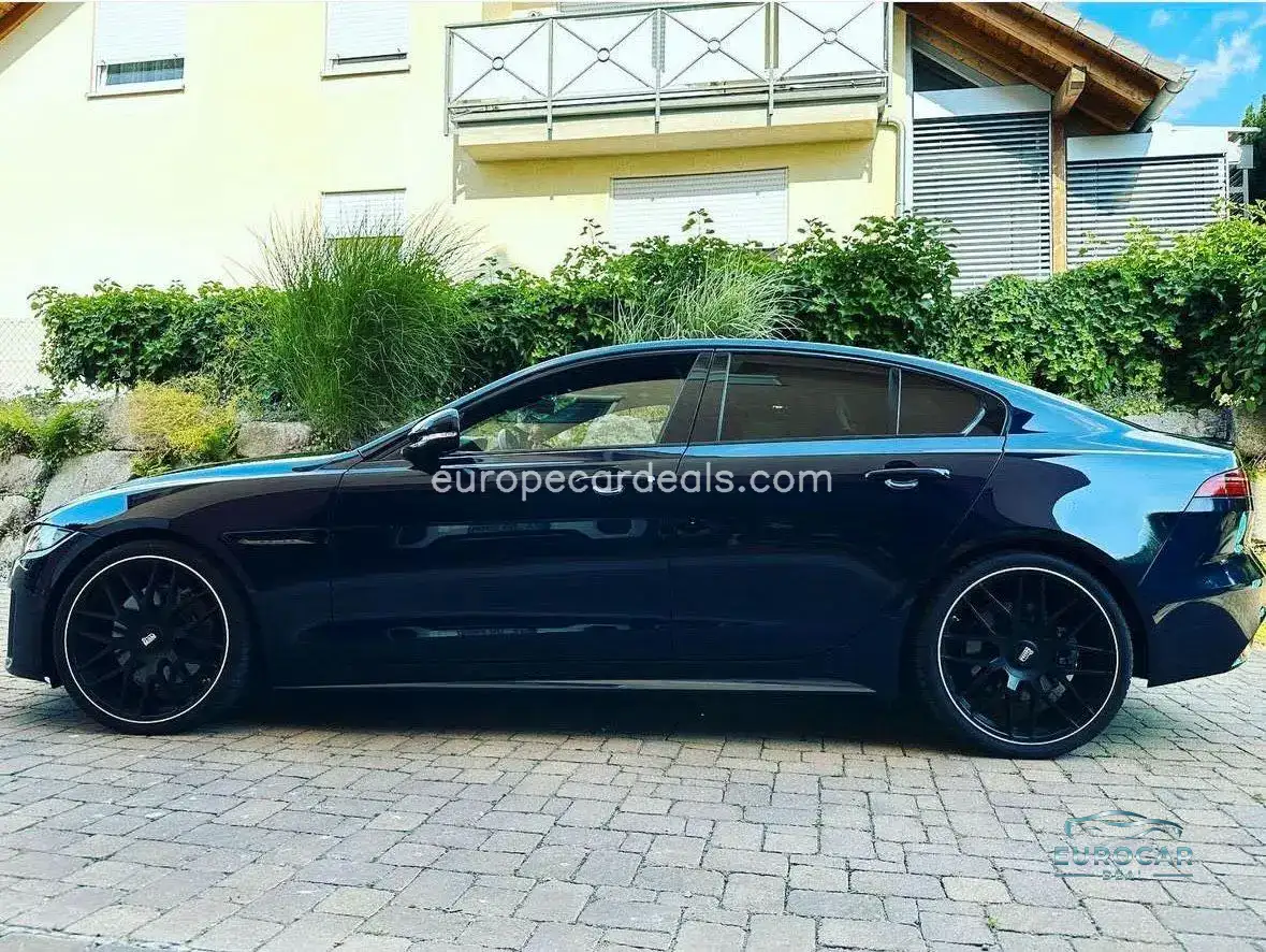 Jaguar XE