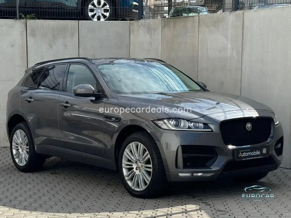 Jaguar F-Pace