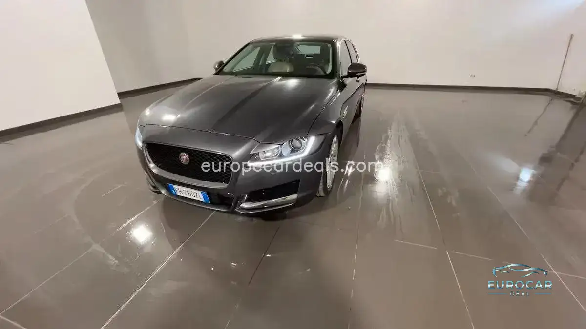 Jaguar XF