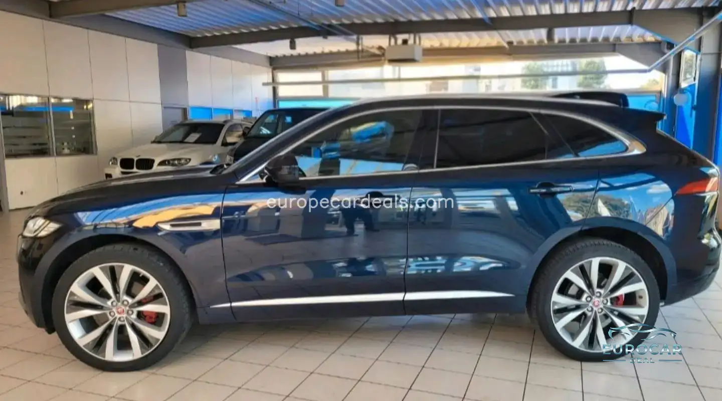 Jaguar F-Pace