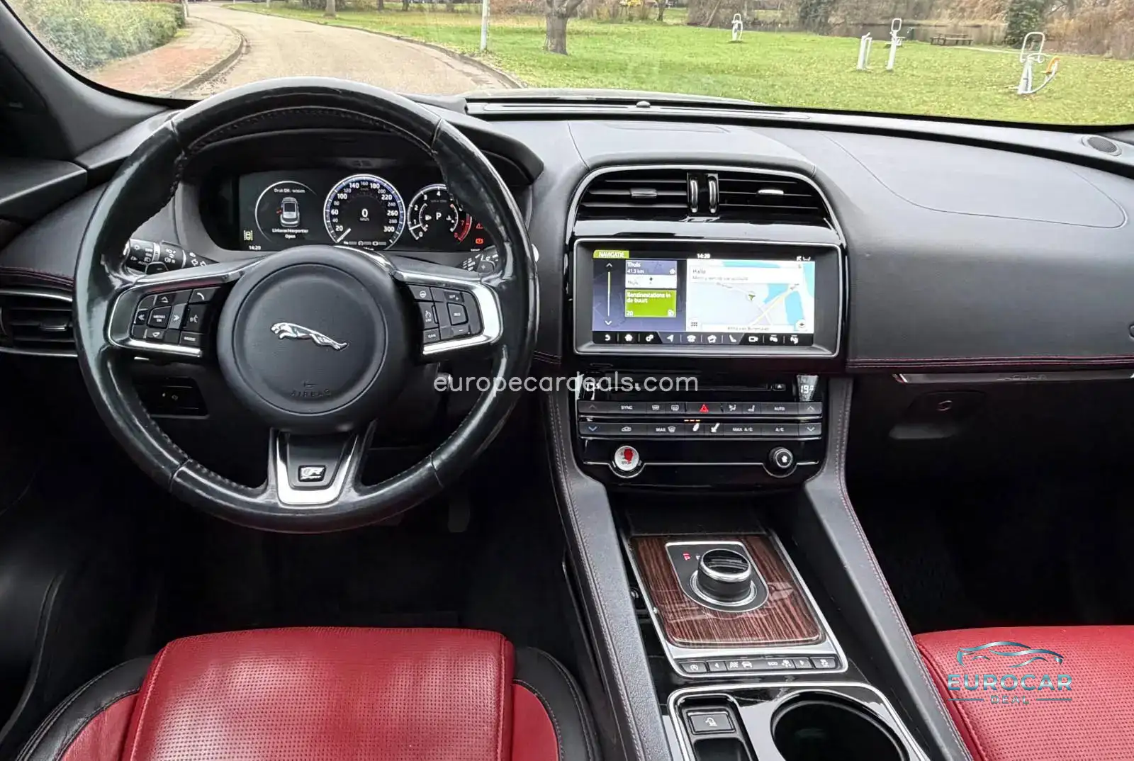 Jaguar F-Pace