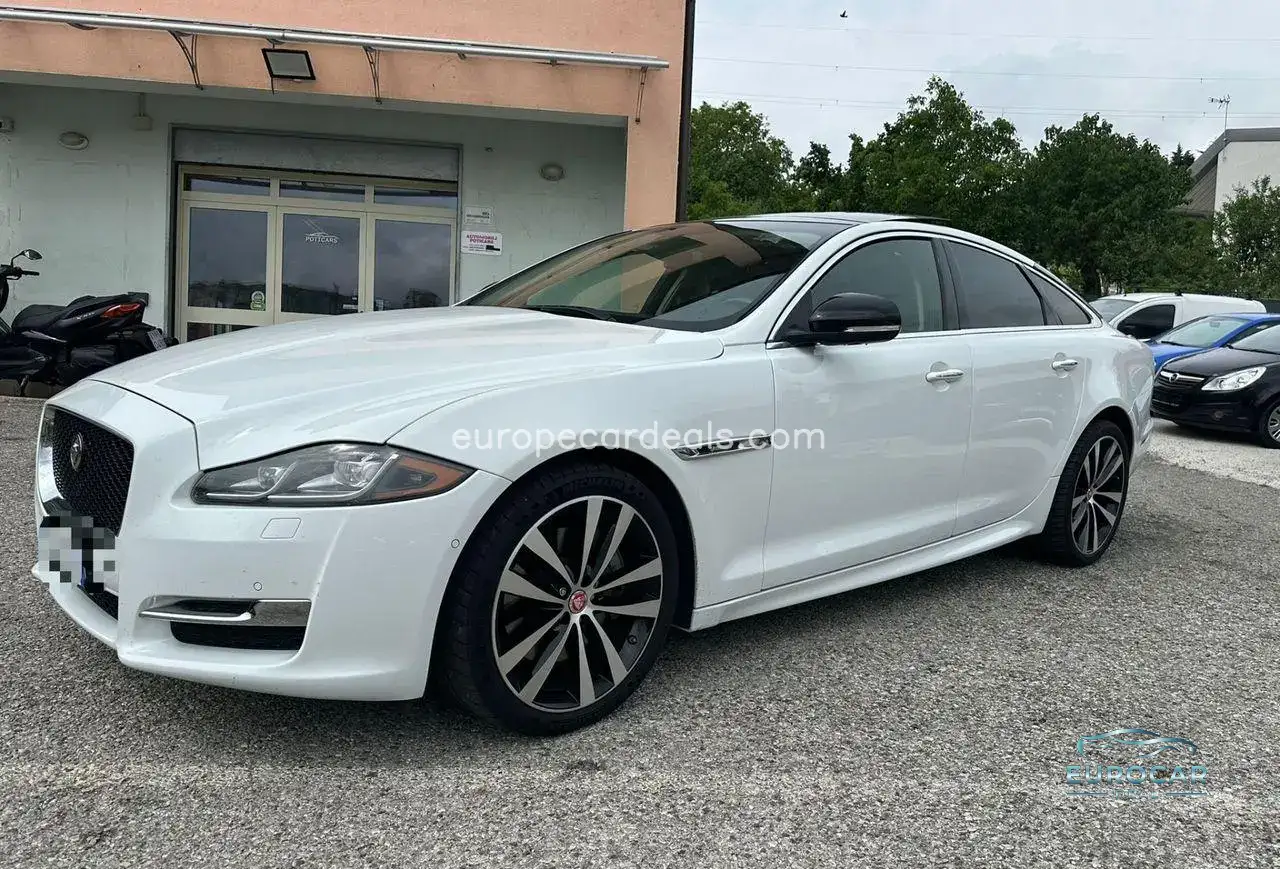Jaguar XJ