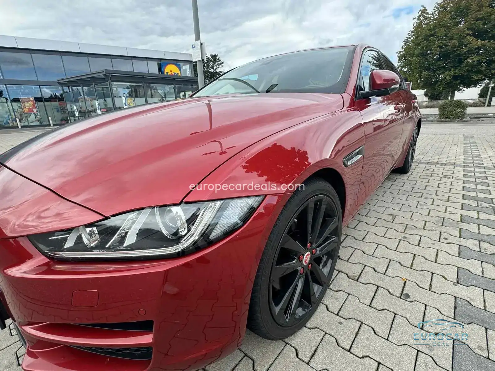 Jaguar XE