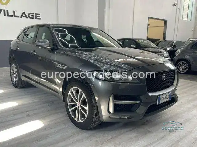Jaguar F-Pace